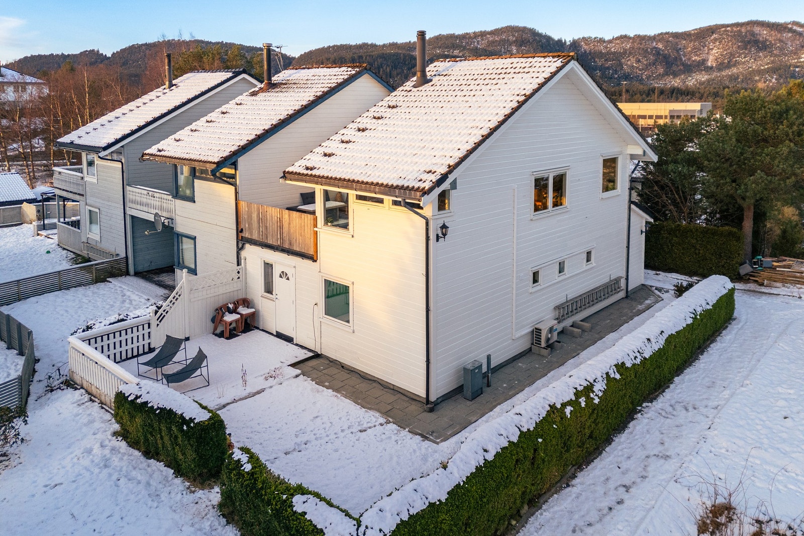 Hage rundt boligen - Inngang på baksiden Galleribilde