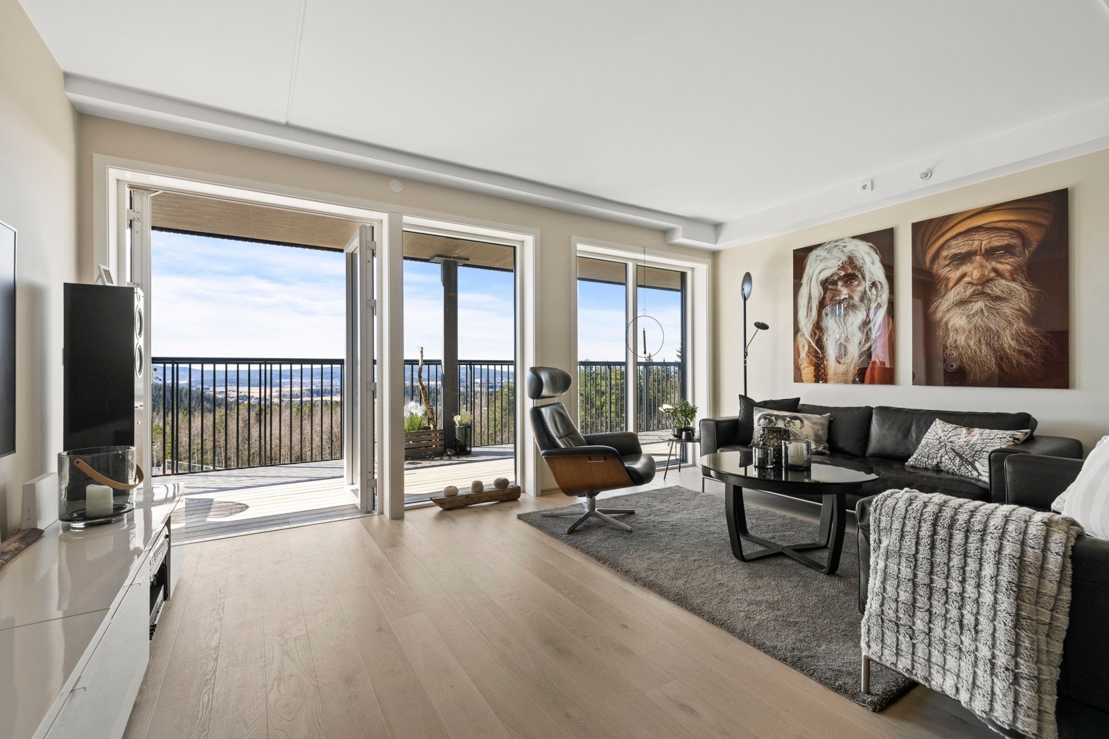 Velkommen til Rådyrvegen 2A som er en nyere, lekker og romslig 3-roms leilighet i Bark borettslag i Blystadlia. Galleribilde