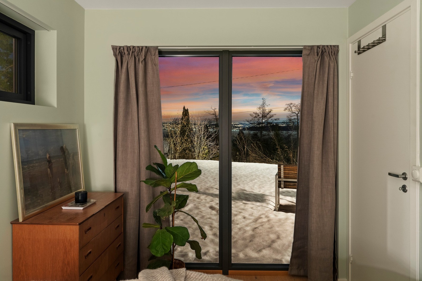 Utsikt fra soverommet i 1. etasje. Galleribilde