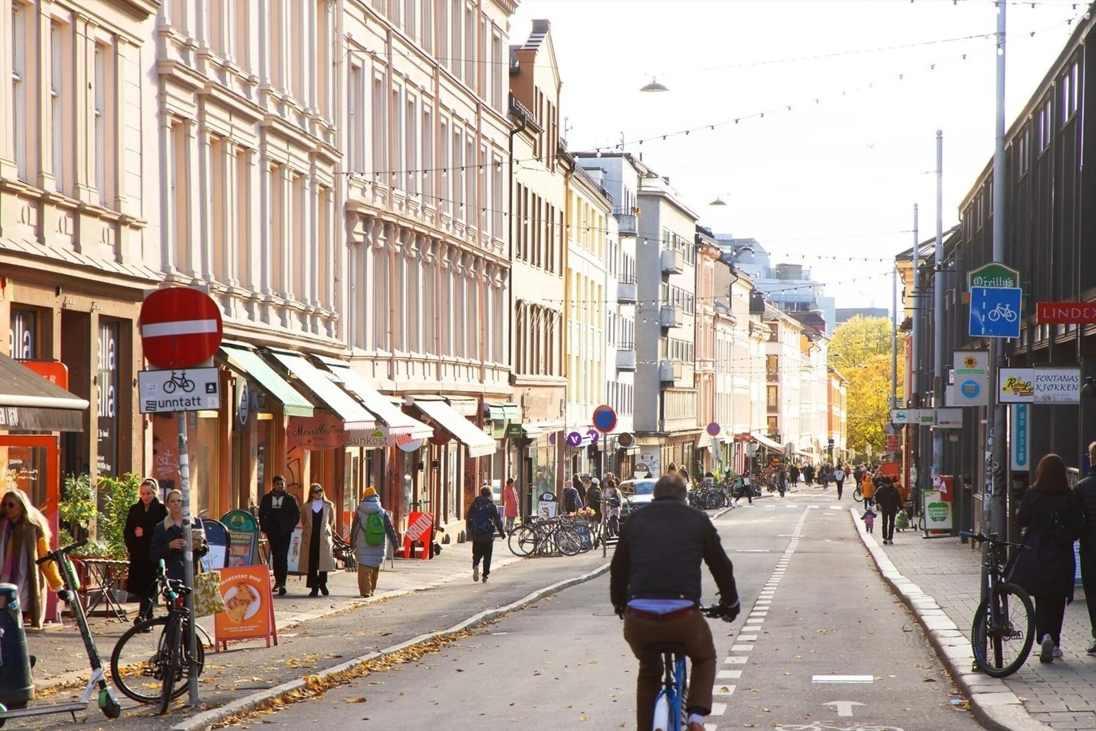 Markveien kun 1 min fra egen inngangsdør. Galleribilde