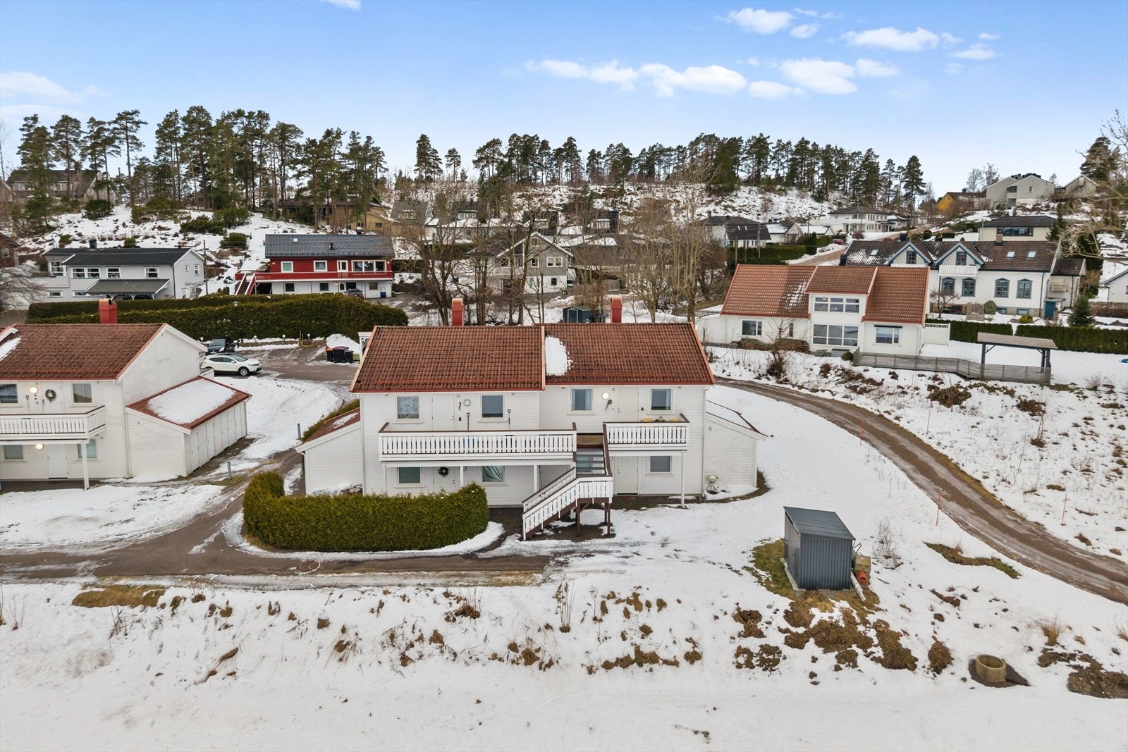 Området passer ypperlig for barnefamilier, par og enslige som ønsker å bo fredelig, samtidig som det er kort vei til nødvendige fasiliteter! Galleribilde