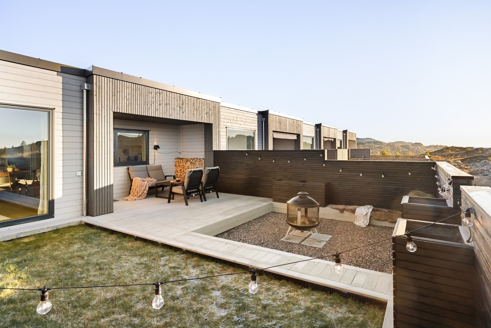 Her kan man innrede i ulike soner for å skape en lun og funksjonell uteplass Galleribilde