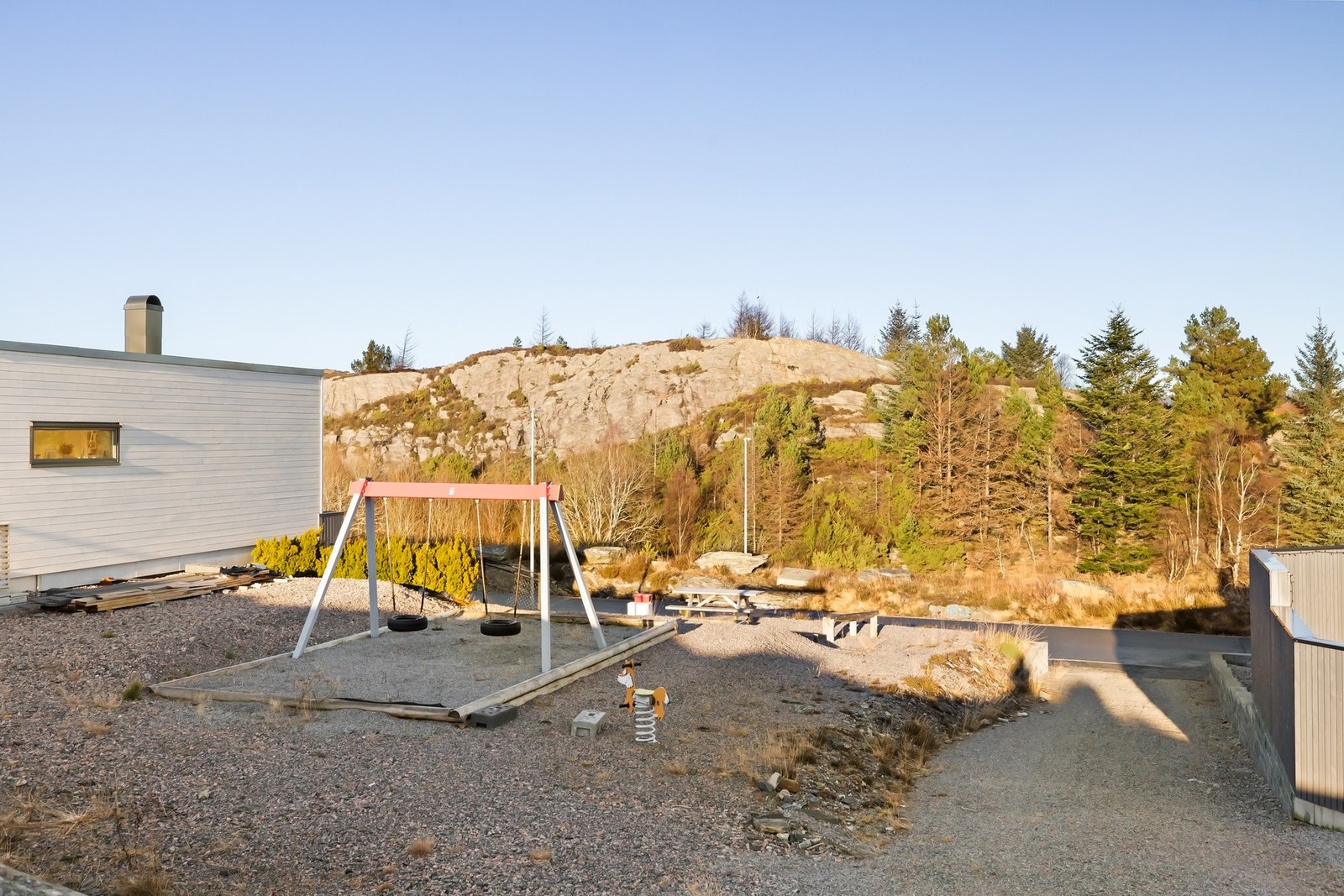 Et eldorado av tur- og fritidsmuligheter i nærområdet, med blant annet Nordsjøløypen fra Glesvær til Telavåg Galleribilde