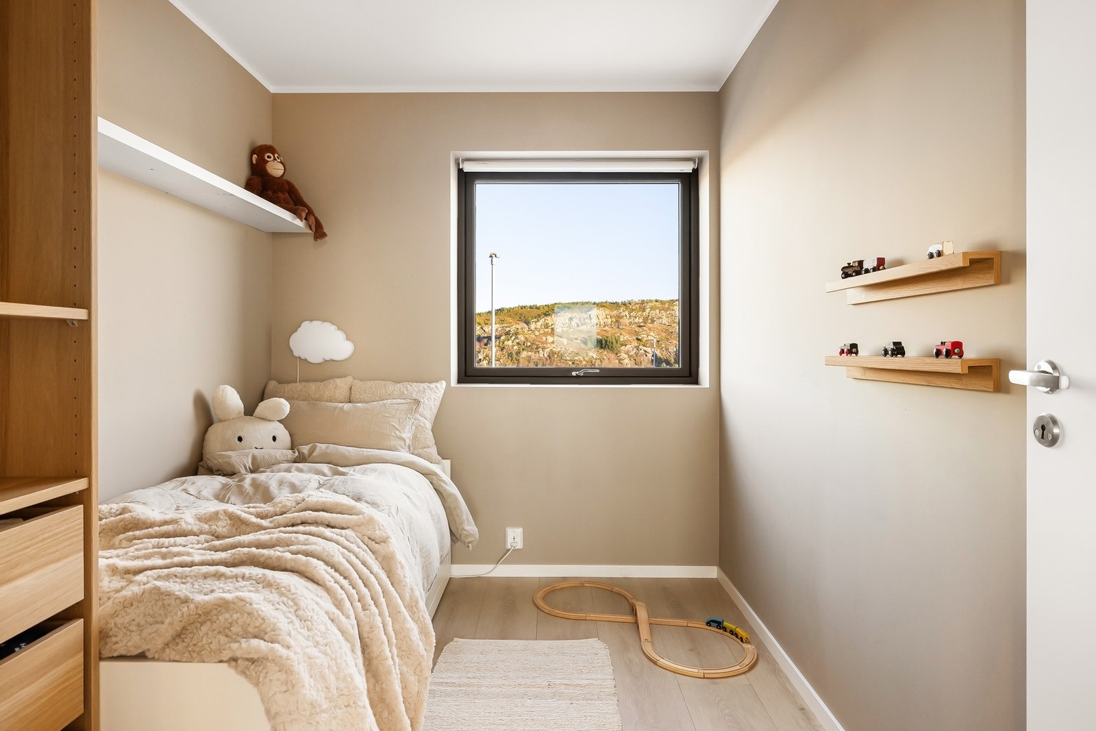 Rommene kan enkelt innredes etter eget behov - enten som barnerom, gjesterom eller kontor Galleribilde