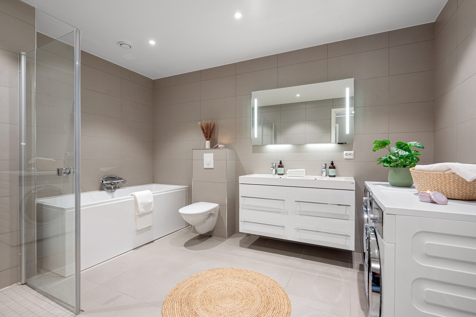 Bad/vaskerom i 2.etasje Galleribilde