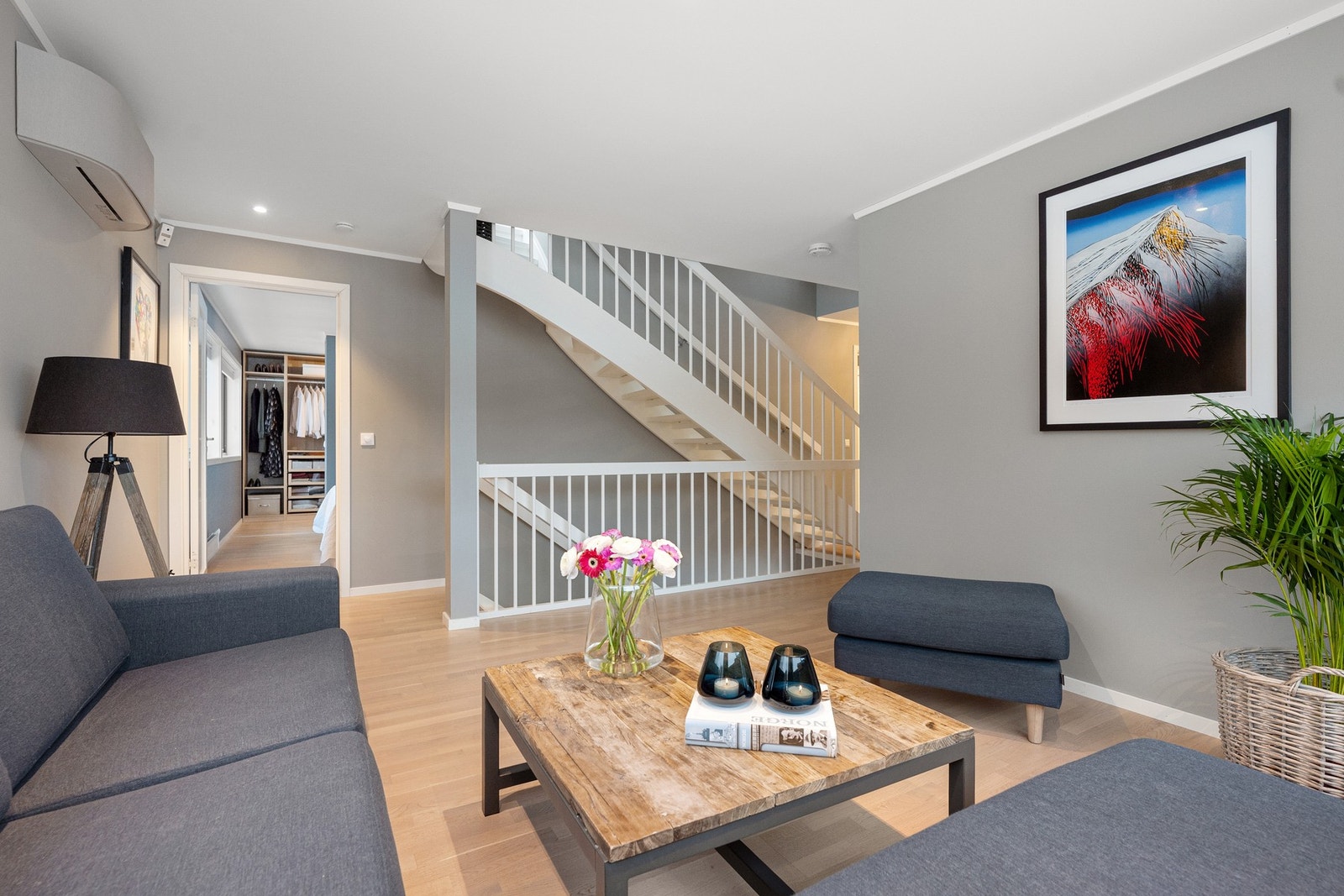 I 2. etasje er det stuedel som ligger fint til mellom soverommene Galleribilde