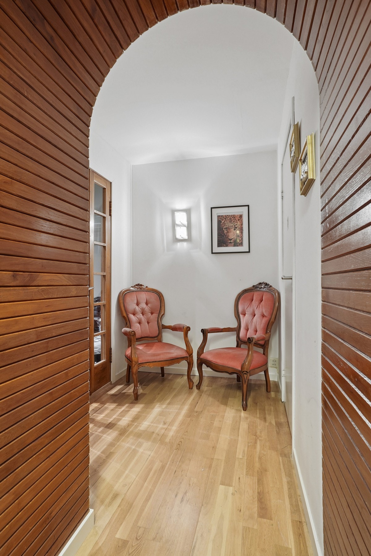 Gang i kjeller. Galleribilde