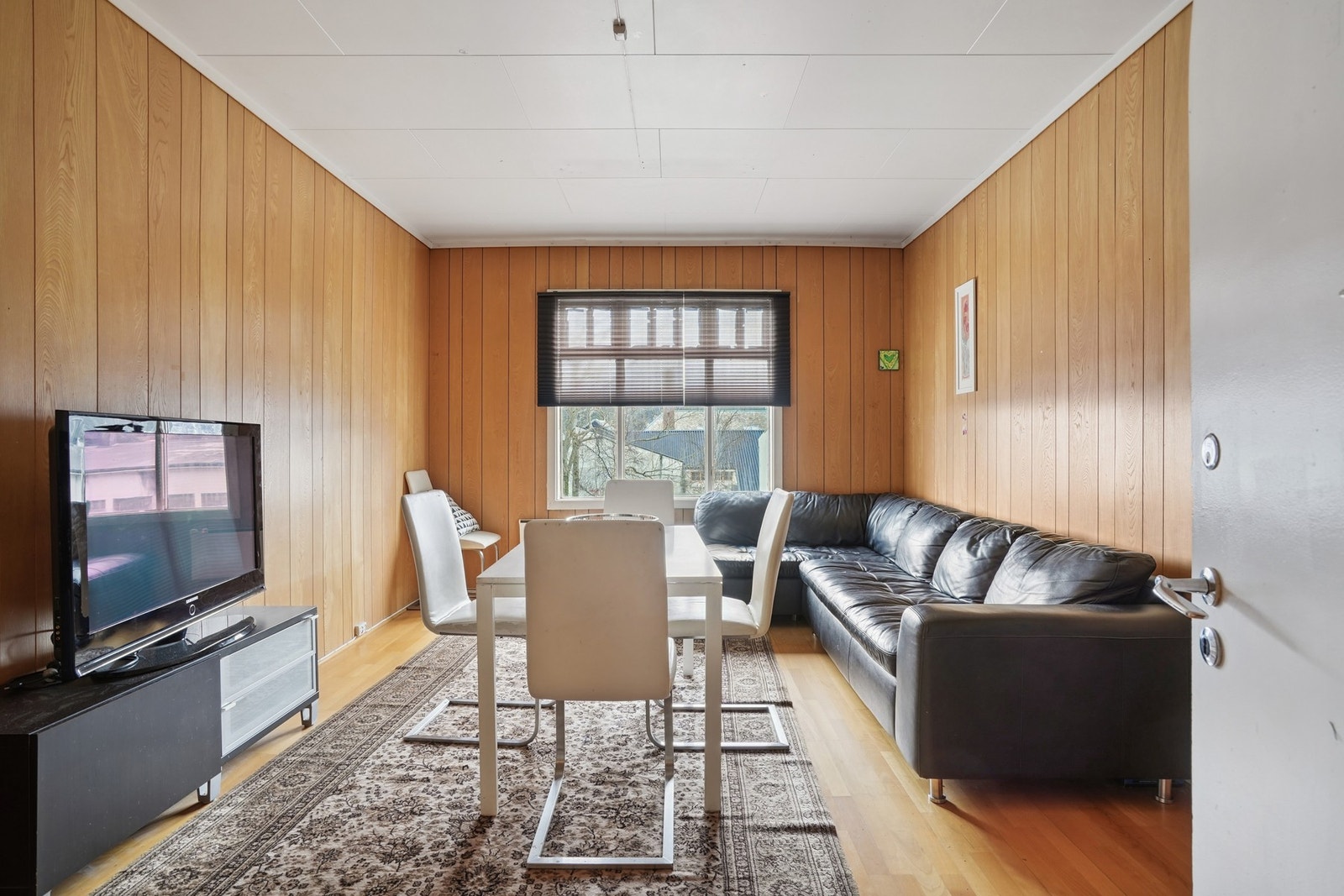 Stue med plass til møblering av sittegruppe. Galleribilde