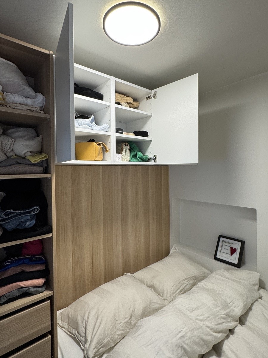 Smart oppbevaring over seng Galleribilde