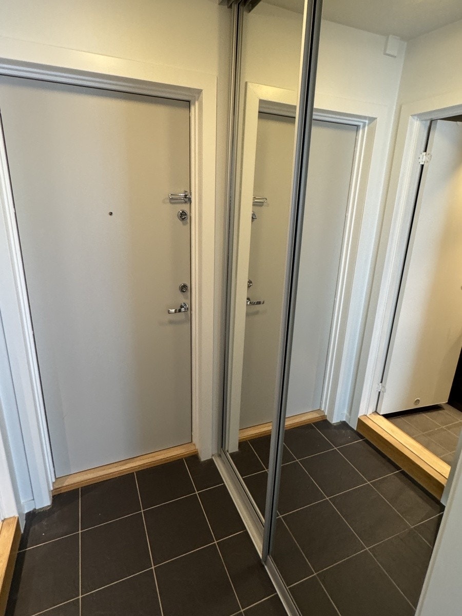 Smart skyvedørsgarderobe Galleribilde