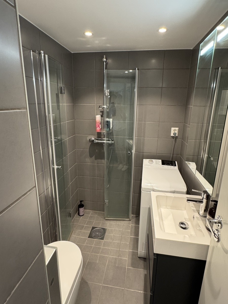 Skap over vask Galleribilde