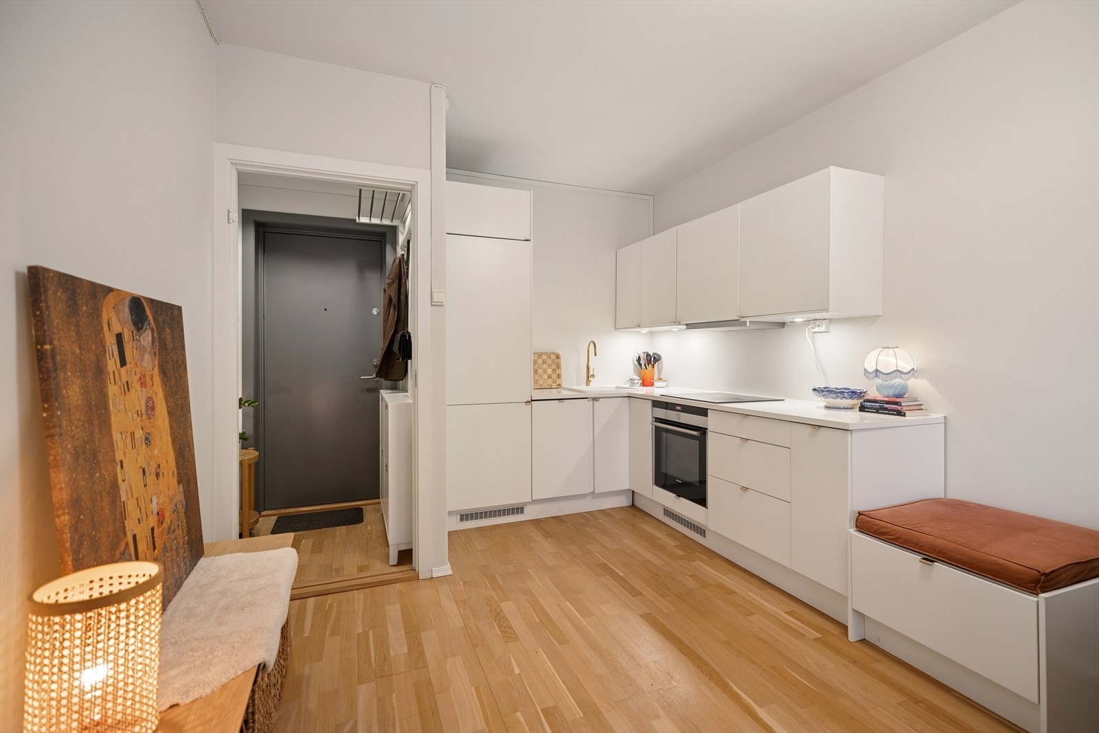 Boligen byr på en funksjonell og velutnyttet planløsning Galleribilde