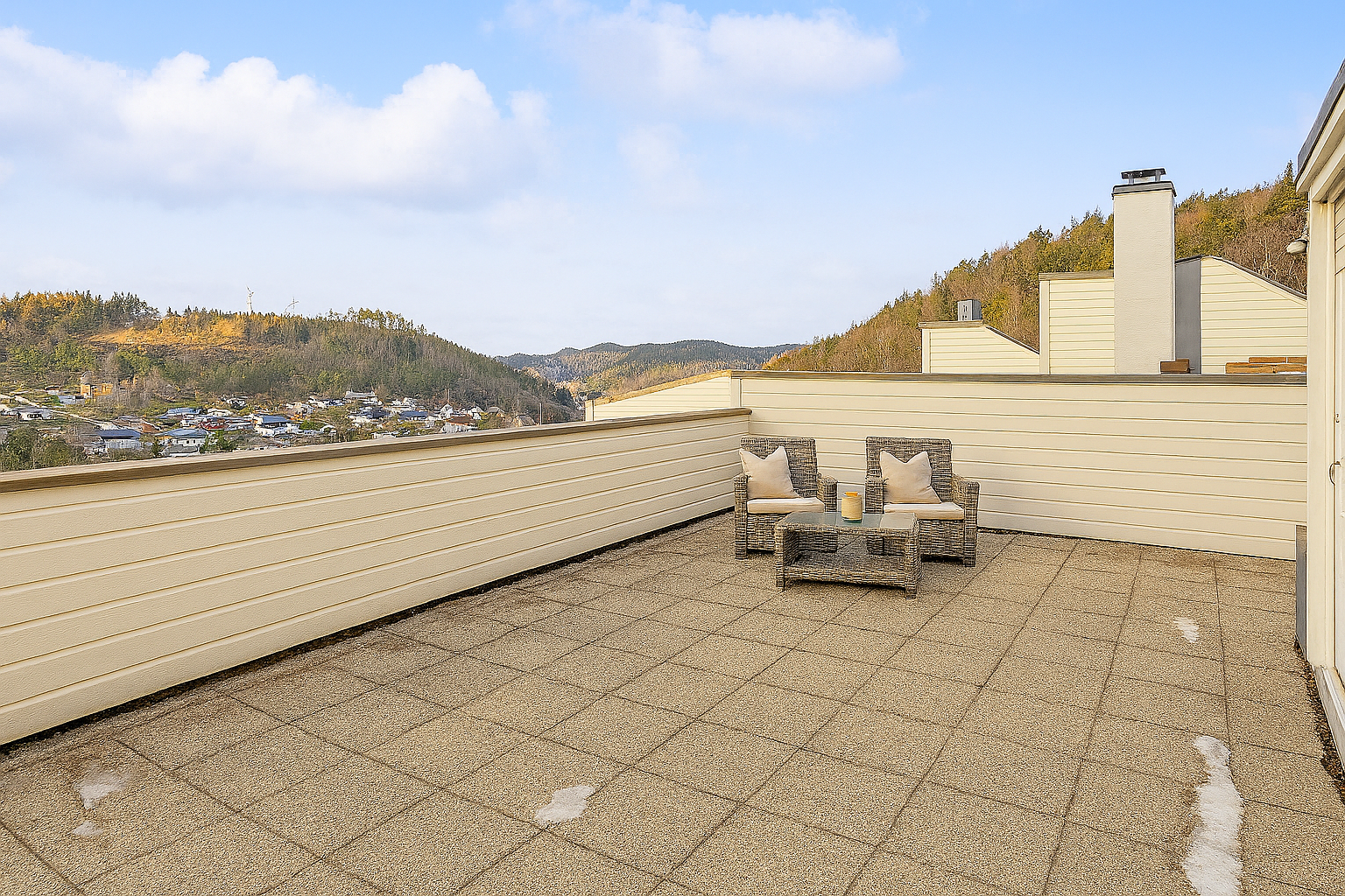 Takterrasse på 26 kvm, har kan solen nytes fra morgen til kveld. Galleribilde