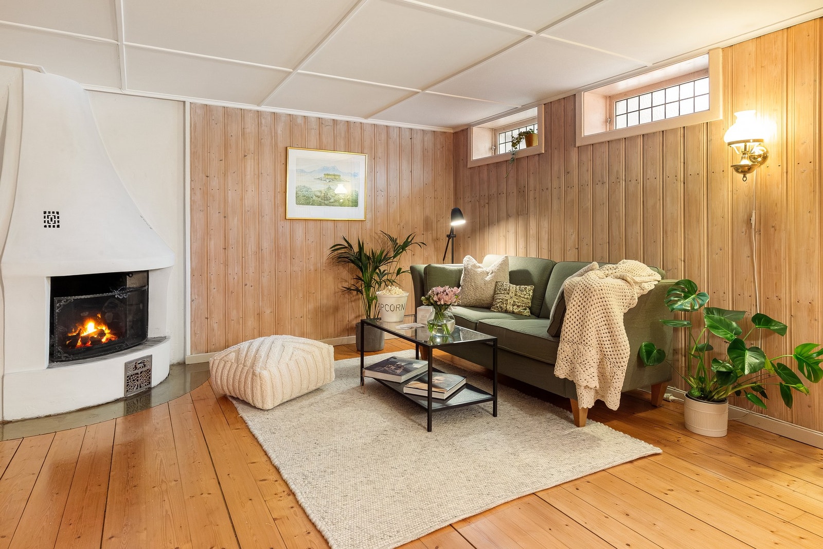 Rom i kjelleretasjen innredet som kjellerstue (godkjent som hobbyrom/ikke for varig opphold) Galleribilde