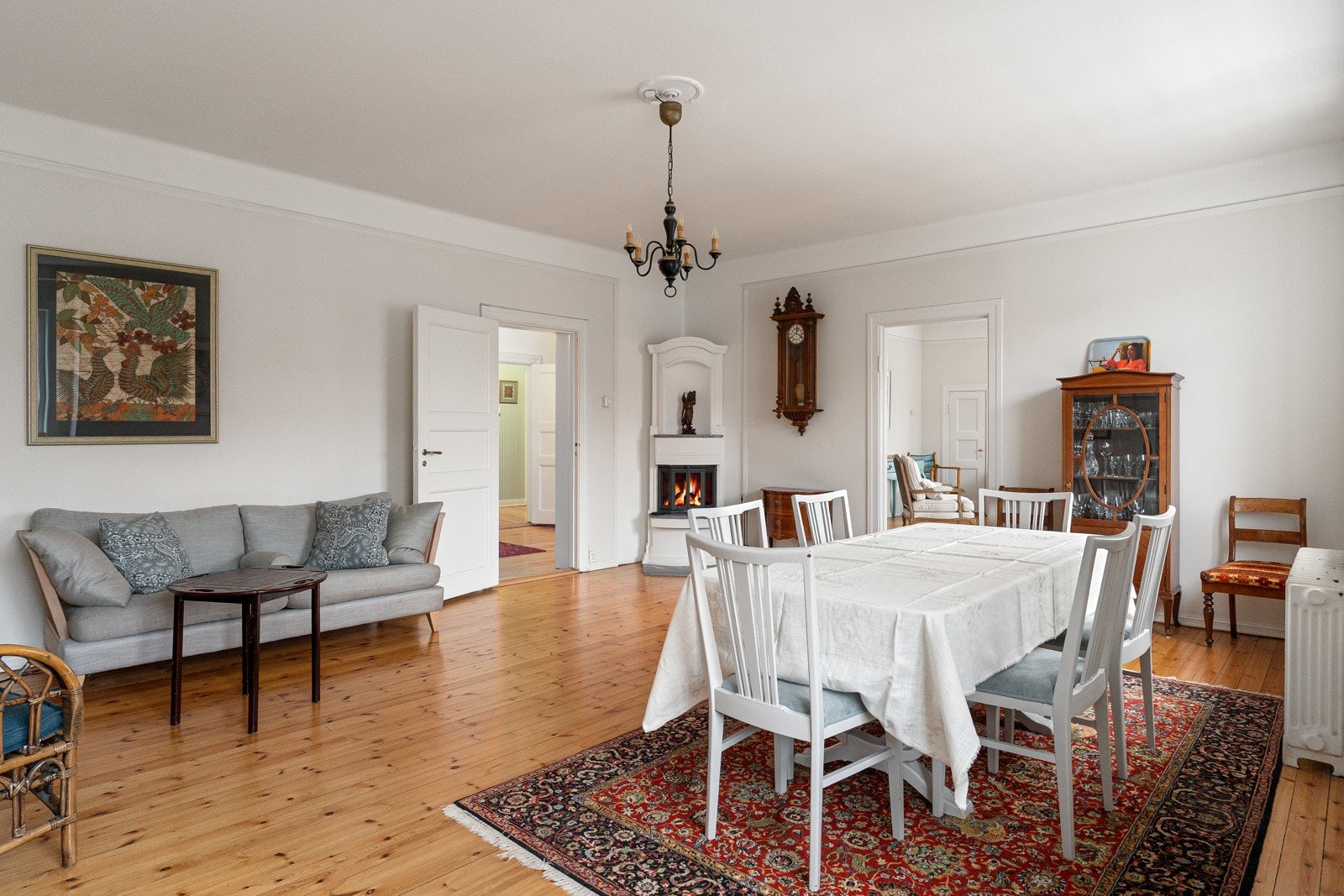 Fyring og varmtvann er inkludert i de månedlige fellesutgiftene. Galleribilde