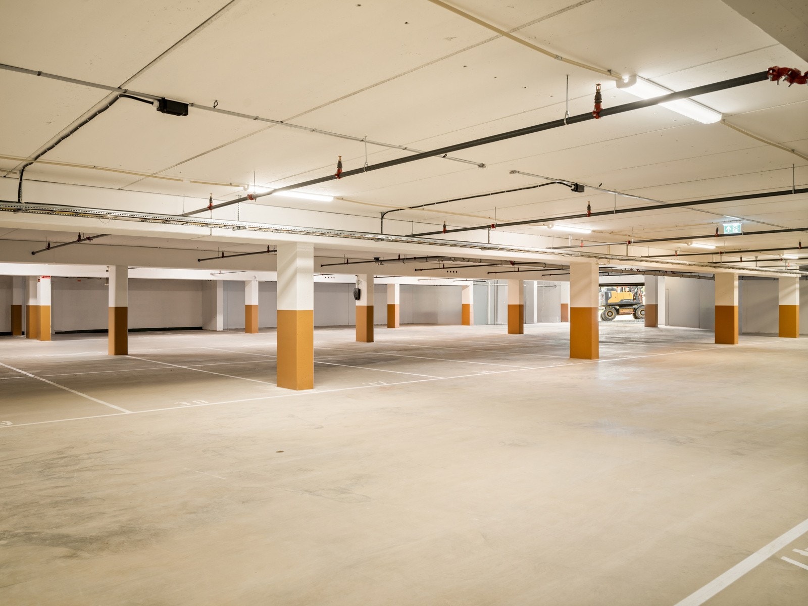 Biloppstillingsplass i garasjekjeller medfølger. Trappefri adkomst via heis. Galleribilde