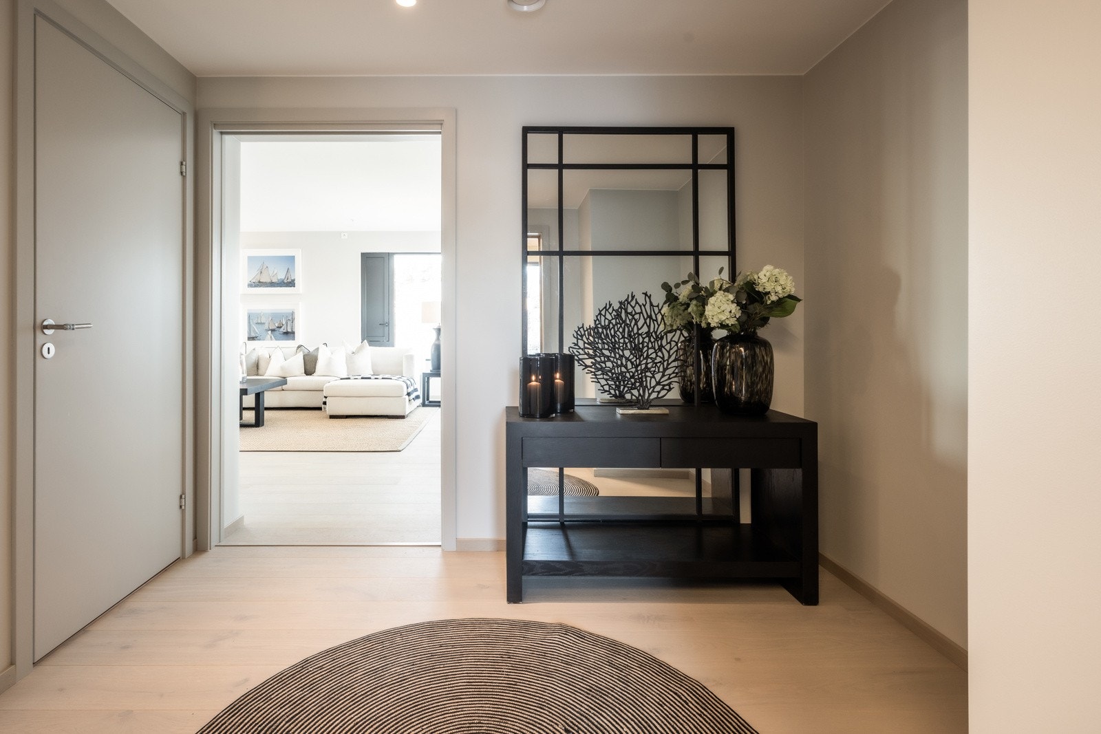 Raus entré med downlights Galleribilde