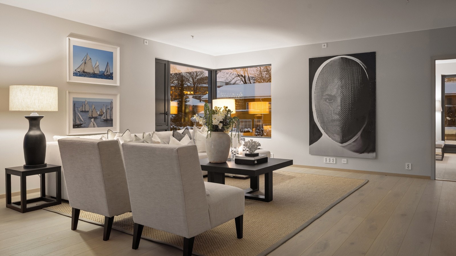 Leilighetens sosiale sone er luftig, åpen og privat. Her vil du trives! Galleribilde