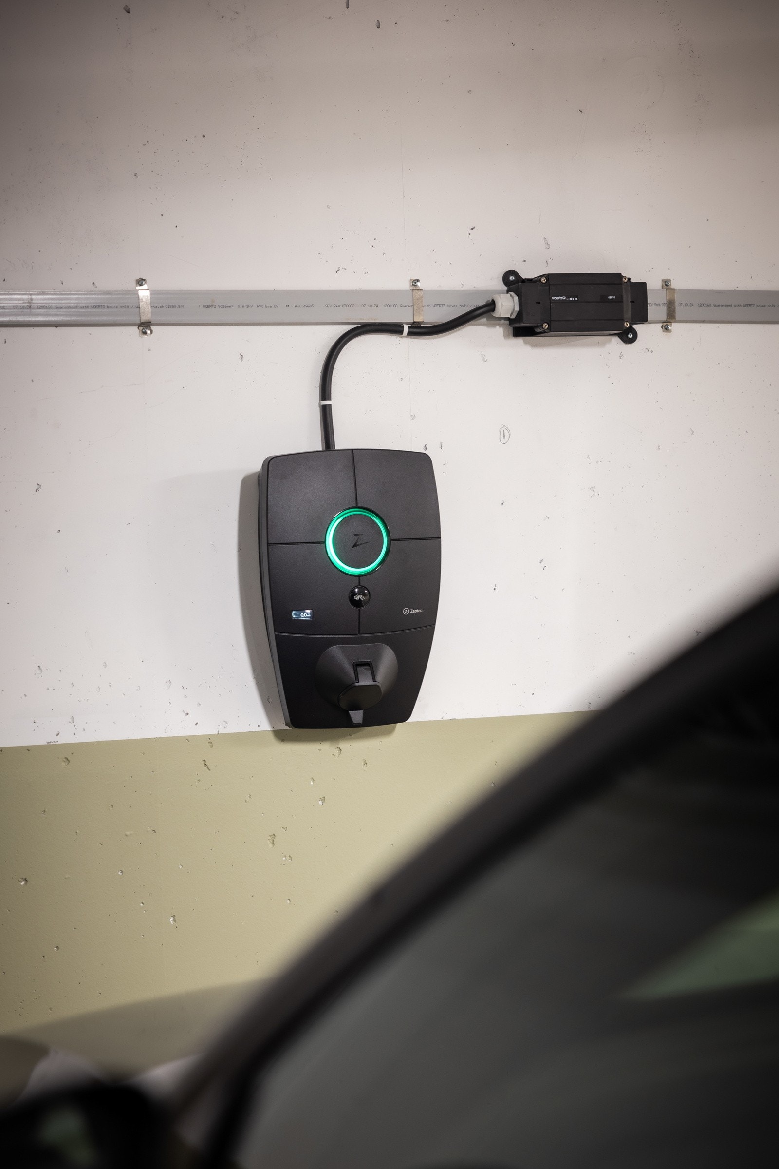 Mulighet for garasjeplass med elbil-lader Galleribilde