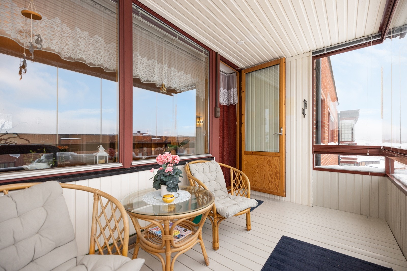 Balkongen er innglasset og har et gulvareal på cirka 7 m² Galleribilde