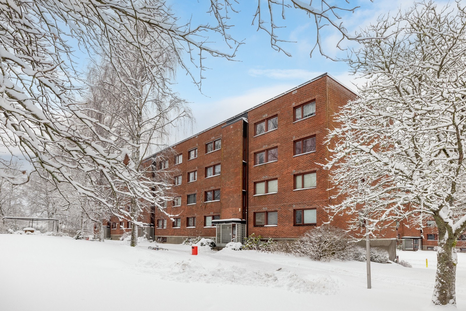 Leiligheten ligger i 4.etasje med adkomst fra felles trappeoppgang Galleribilde