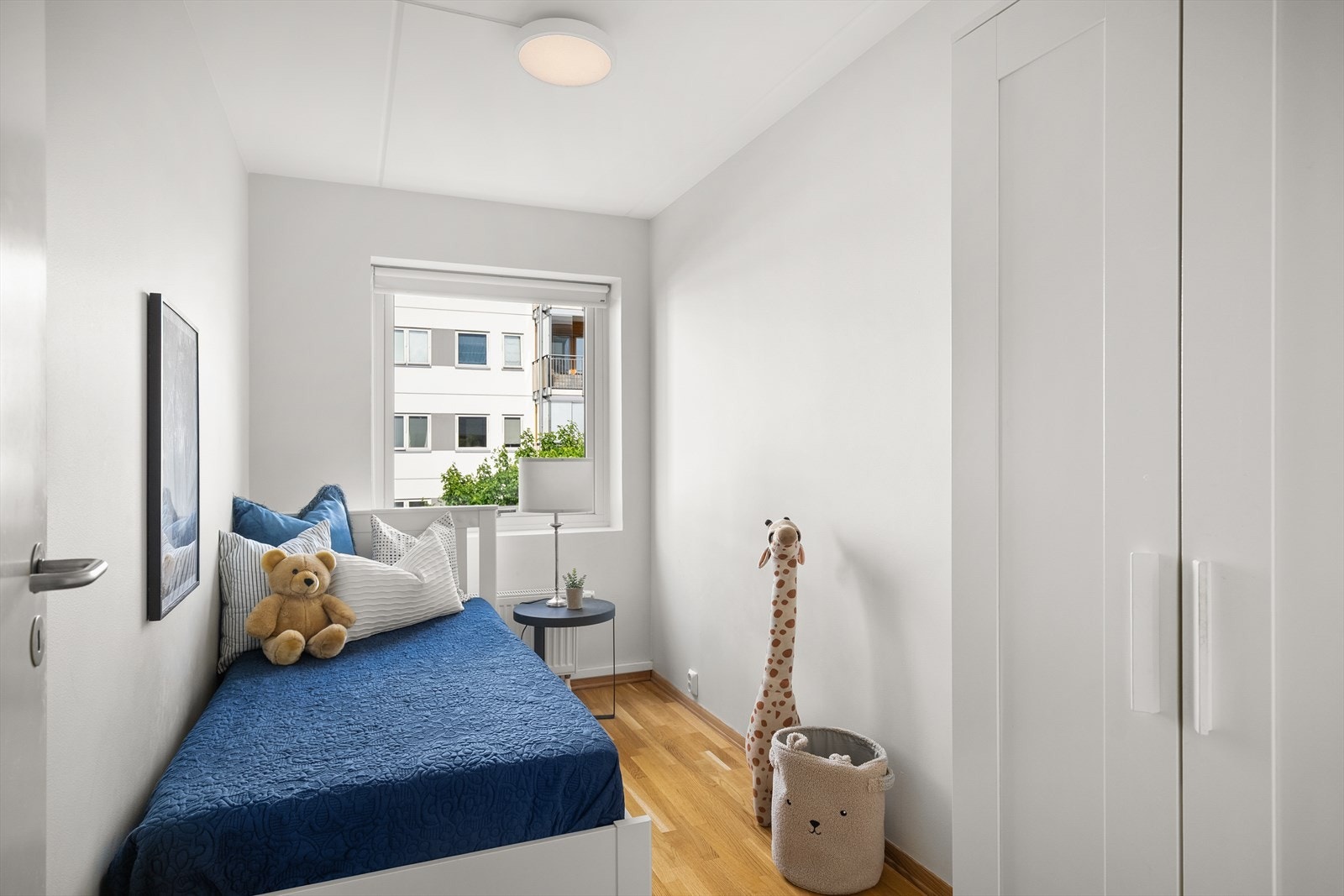 Soverom 2 er perfekt som barnerom, med en smart og plassbesparende utforming. Galleribilde