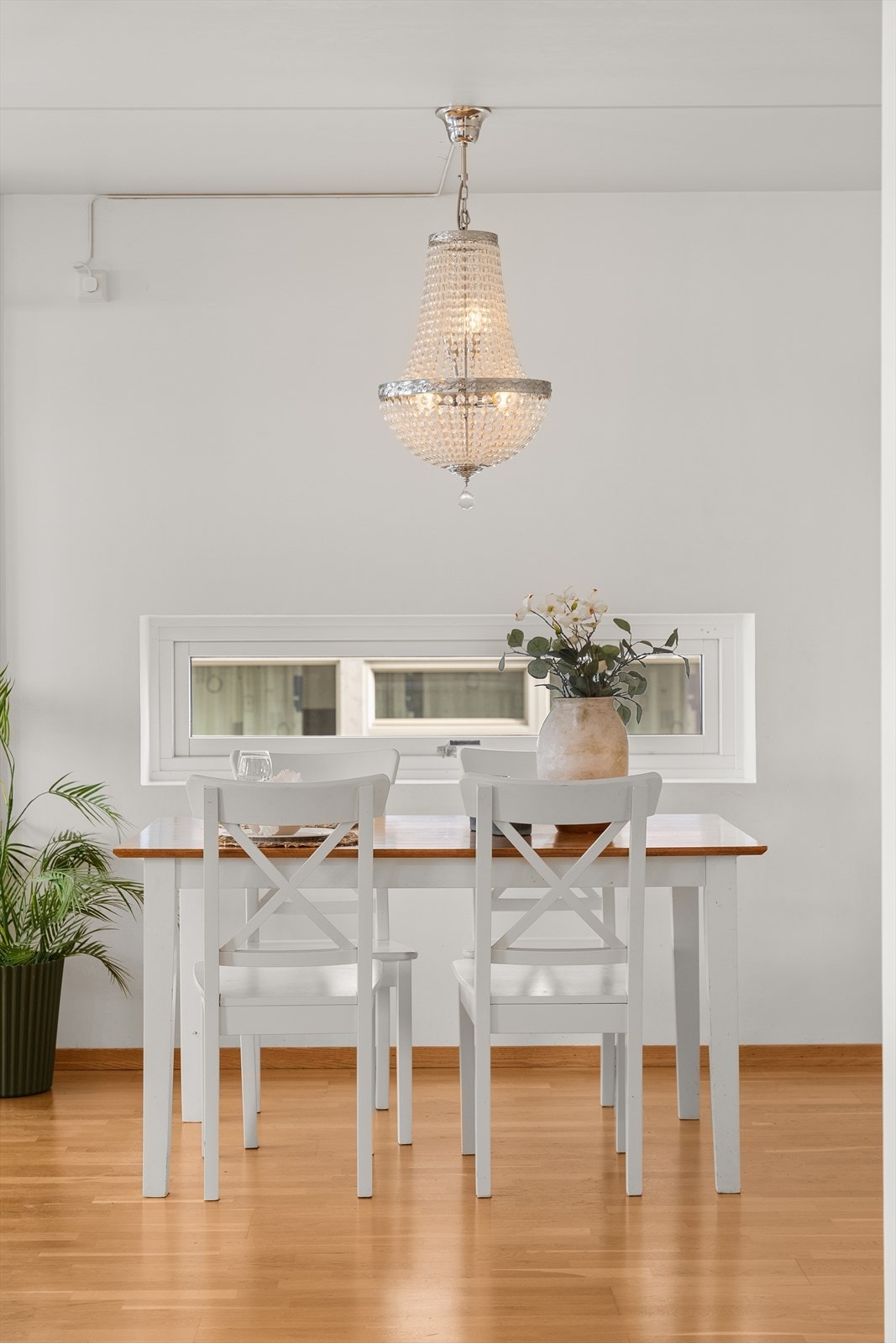 Spisebordet finner sin idelle plass i en naturlig del av rommet. Galleribilde