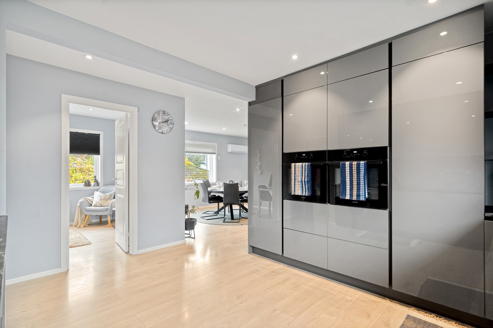 Integrerte hvitevarer medfølger i handelen Galleribilde