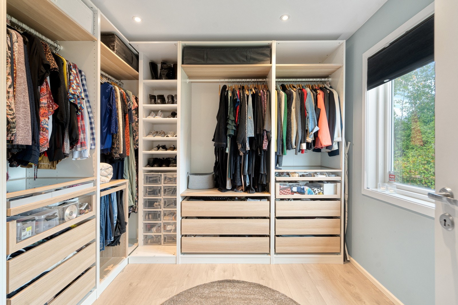 Walk-in i tilknytning hovedsoverommet Galleribilde