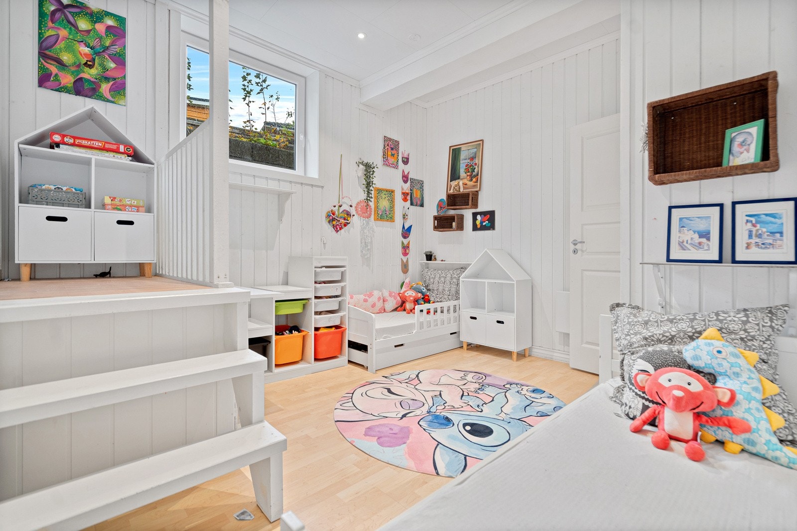 Soverom 3 nede har utgang til hagen Galleribilde