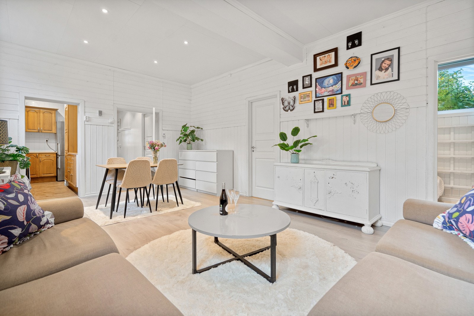 Det er montert downlights i taket Galleribilde