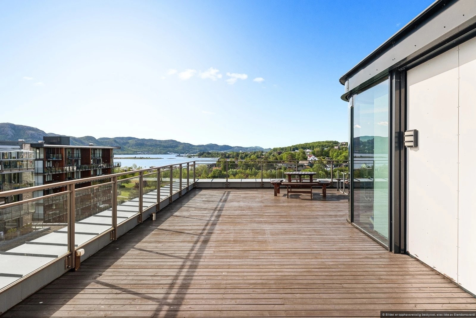 Nydelig panoramautsikt fra takterrassen Galleribilde