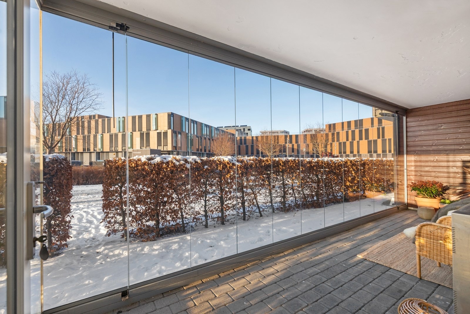 Innglassingen kan forskyves til sides for å åpne opp Galleribilde