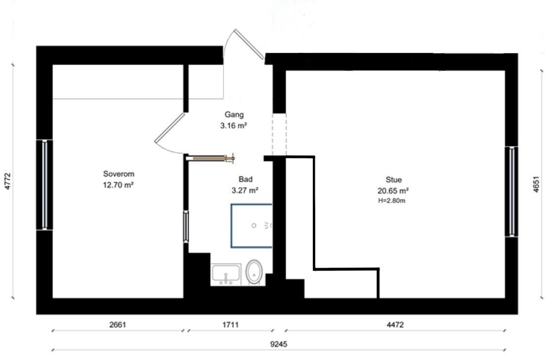 Planløsningen er svært god, og grunnet takhøyden og de store vinduene med gjennnomlys fremstår leiligheten veldig romslig. Galleribilde
