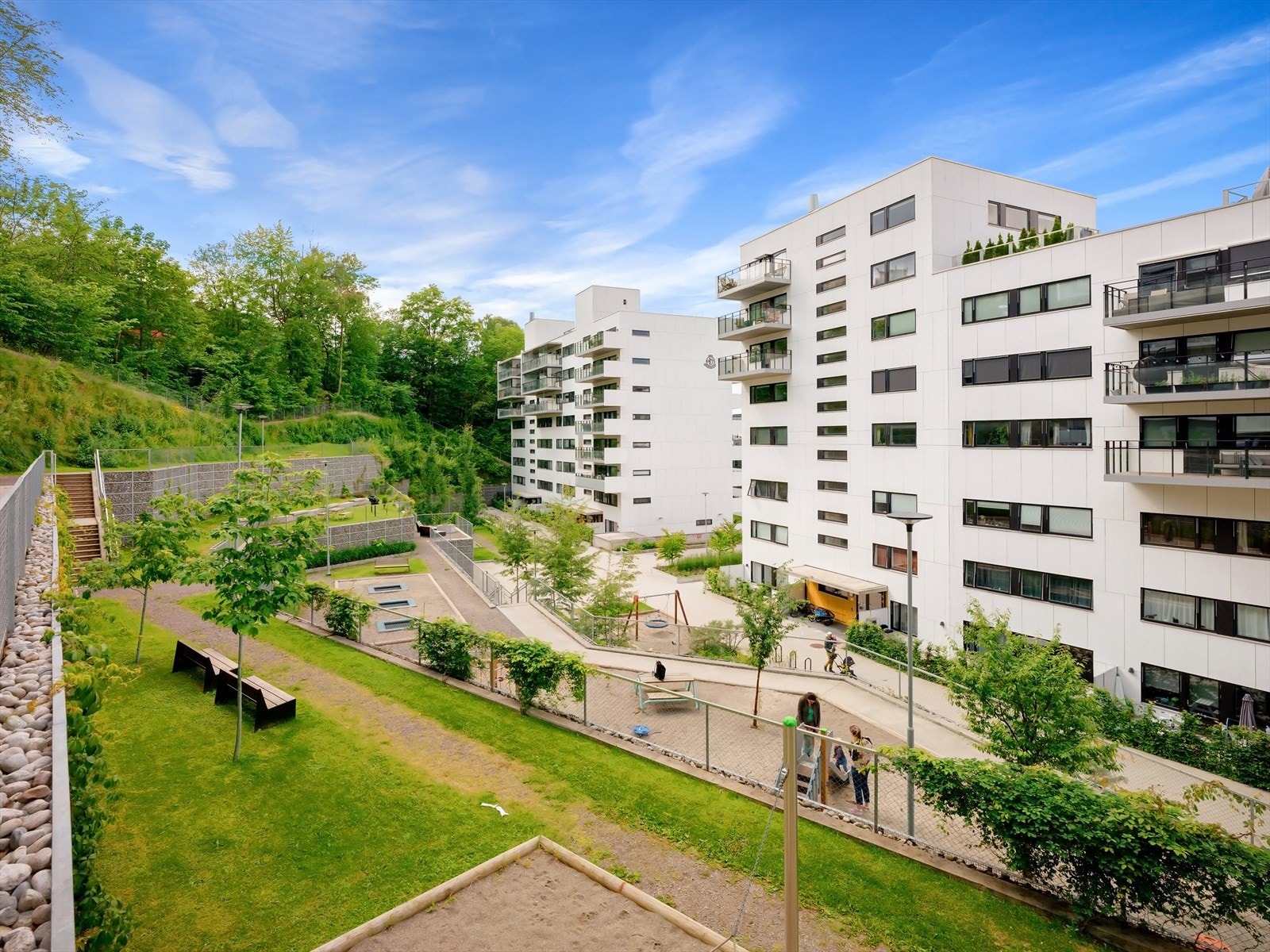 Det finnes godt om lekeplasser i fellesområdene. Galleribilde
