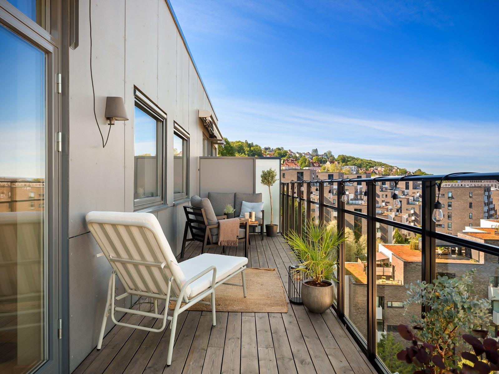 Lys og lekker 4-roms toppleilighet i 8. etasje med heis. Galleribilde