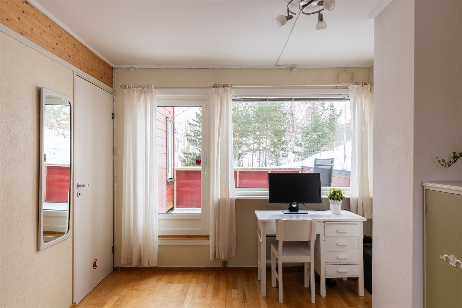 Godt med lys fra vinduer på begge sider. Galleribilde