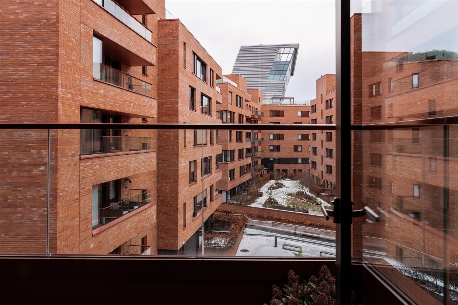 Her bor du med gangavstand til det meste du trenger i hverdagen. Galleribilde