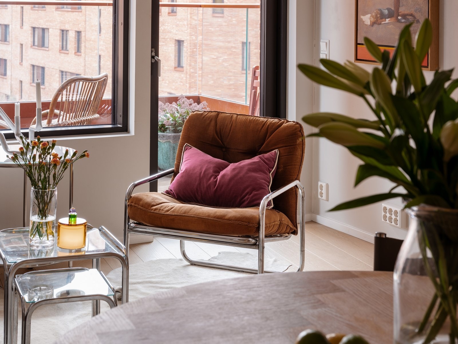 Fra stuen er det utgang til balkong. Galleribilde