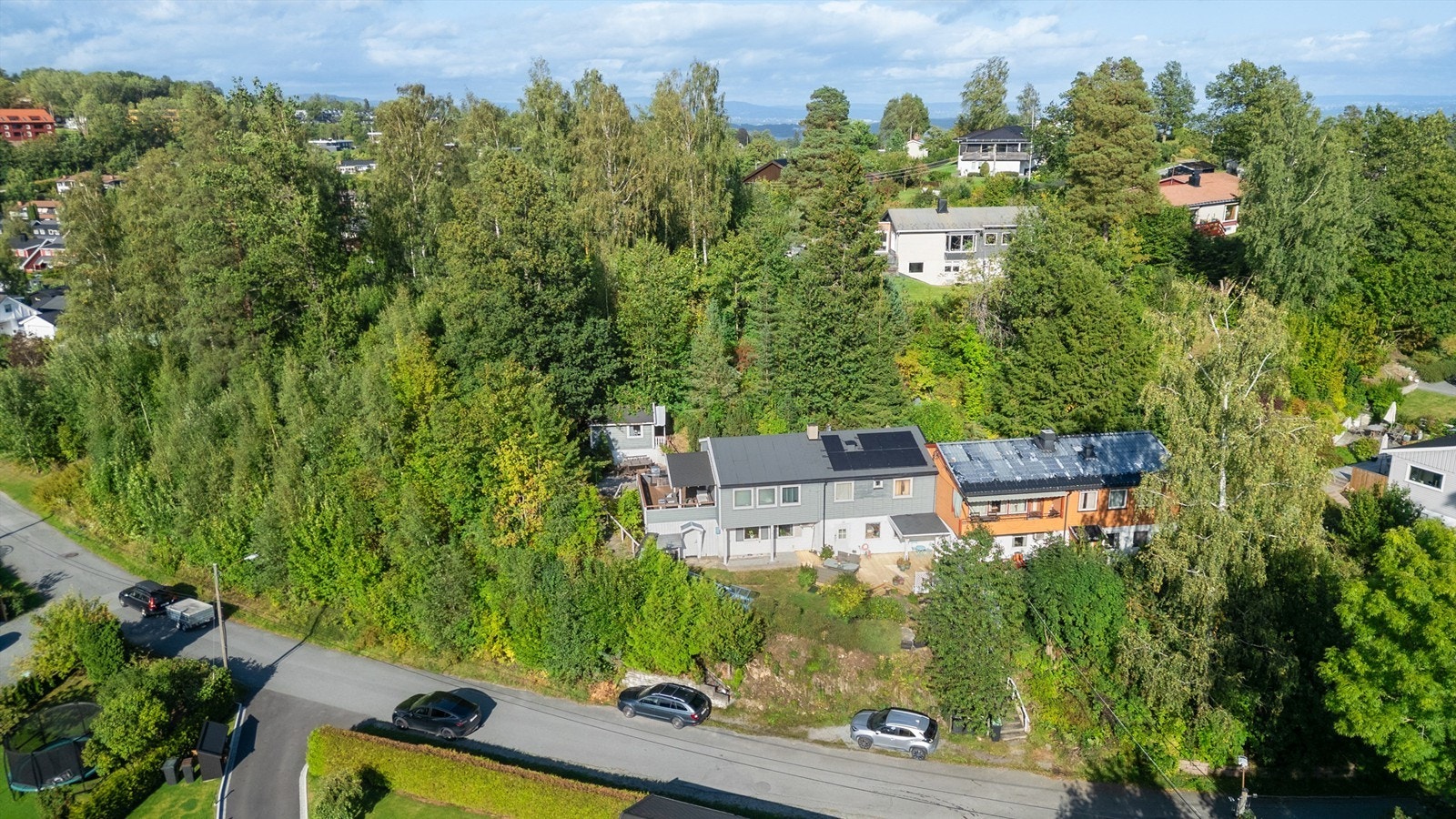 Boligen var en vertikaltdelt tomannsbolig, som ble seksjonert i senere tid. Galleribilde