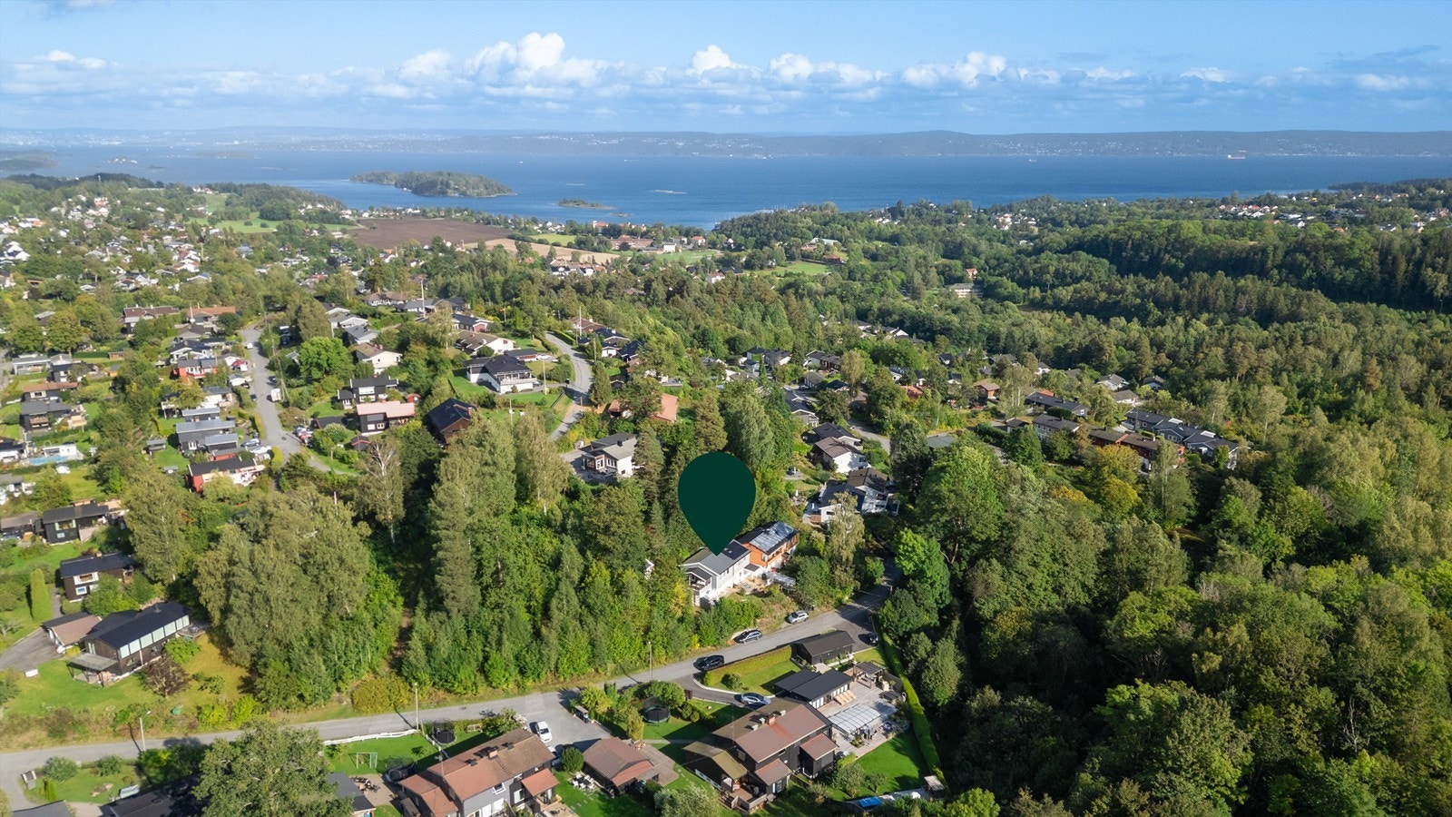 Ridderkleiva er et rolig område i nærheten av både skog og sentrum, med kort vei til Asker sentrum. Galleribilde