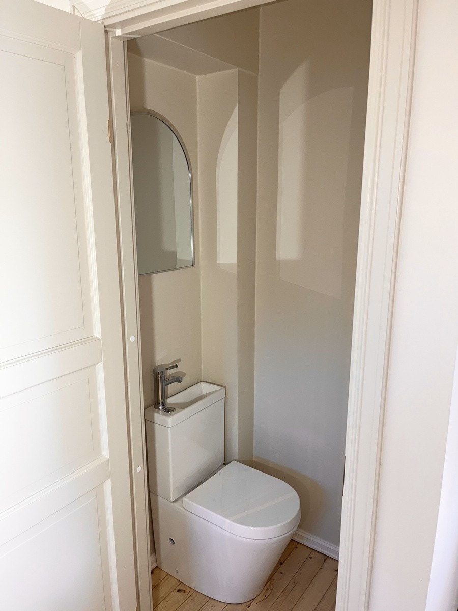 Boligen har i tillegg et separat WC rom i første etasjen Galleribilde