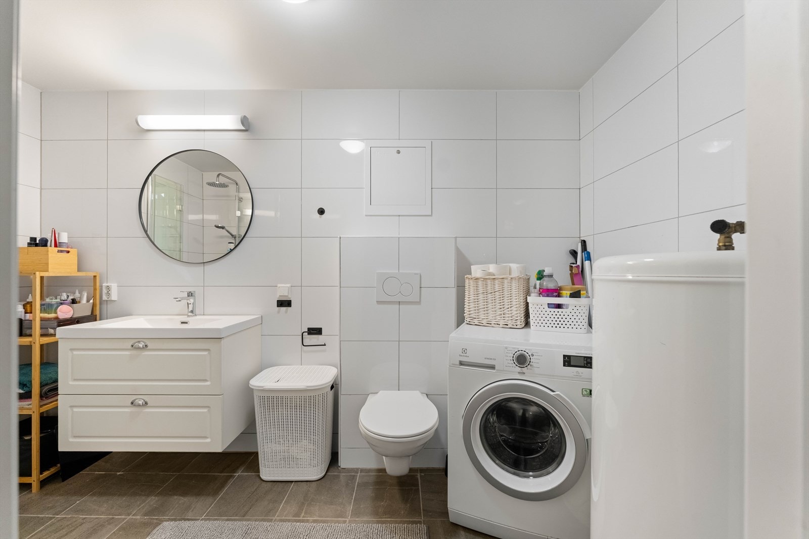 Et tidløst og funksjonelt baderom. Galleribilde