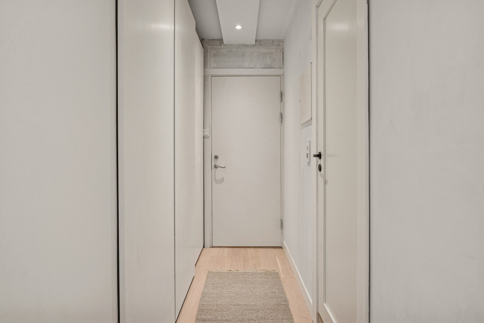 God garderobeplass i entréen. Galleribilde