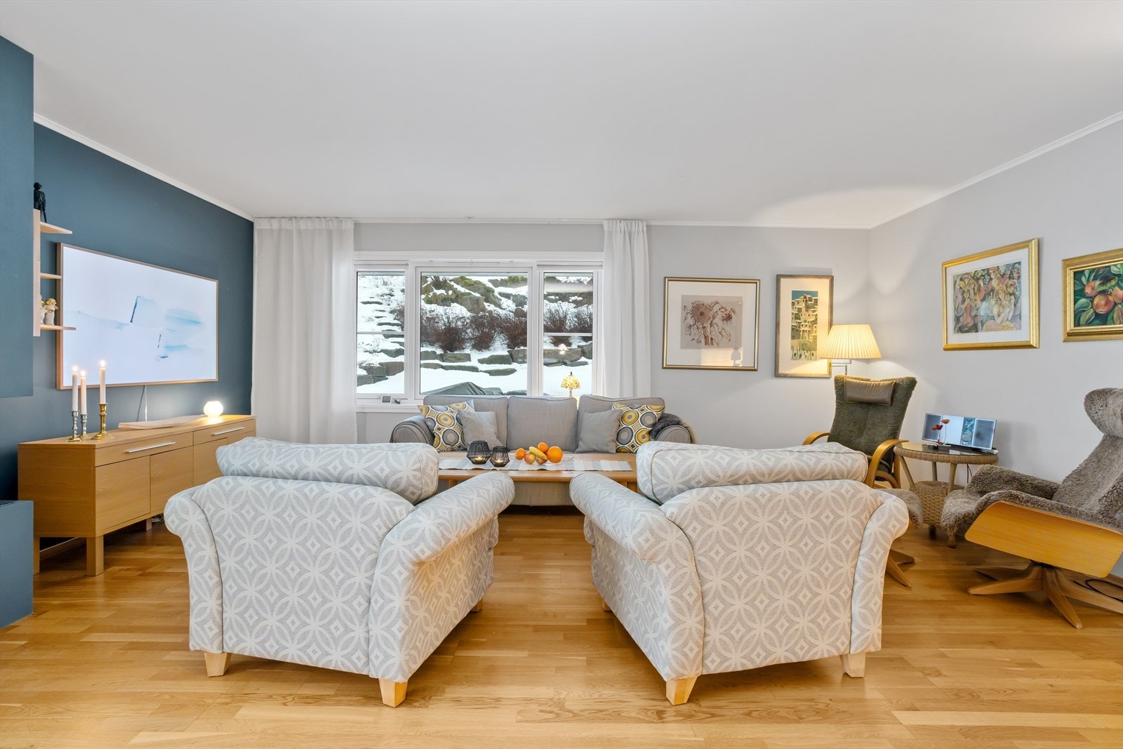 Stue-/spisestue. Galleribilde