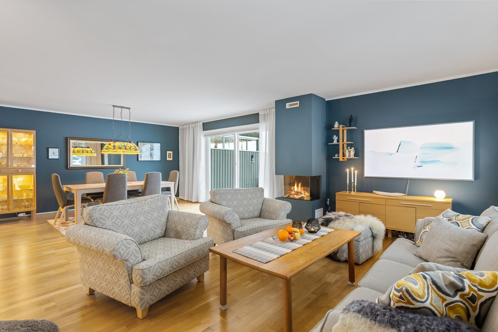 Leiligheten er på hele 103 m² og har alt på ett plan. Hjørneløsningen sørger for fine lysforhold. Galleribilde