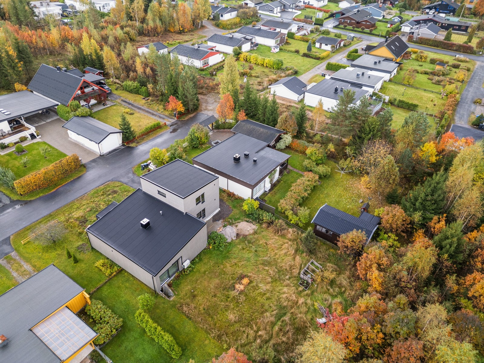 Veien ned til Glomma og Norsk Skogmuseum er heller ikke lang. Her kan du benytte deg av Elverums flotte tursti langs elven eller gå inn på museet som har aktiviteter for liten og stor gjennom hele året. Det er flere barnehager i nærheten. Galleribilde