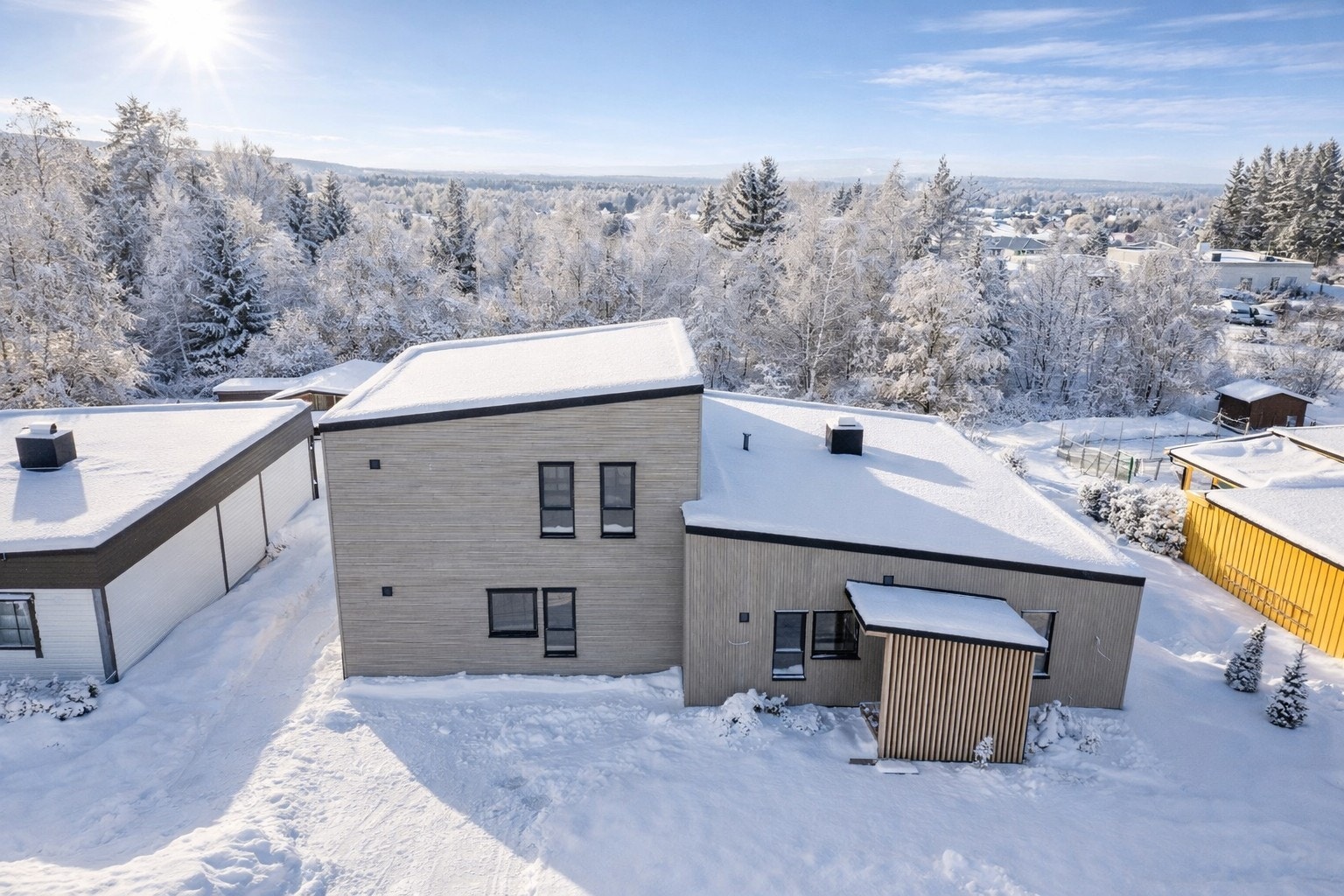 Velkommen til Olaf Aakranns veg 25! Her får du en unik mulighet til å ferdigstille din drømmebolig i et veletablert boligområde på Silkosfeltet ca.1,5 km fra Elverum sentrum. Galleribilde