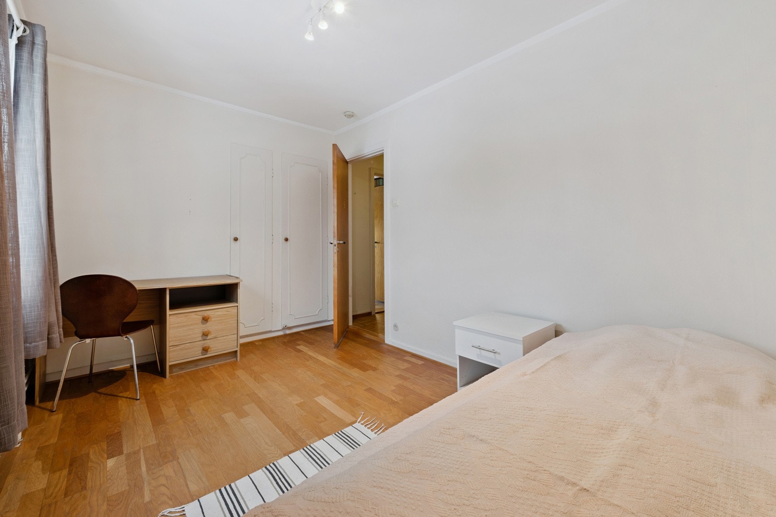 Dette soverommet passer perfekt til barnerom, kontor eller gjesterom. Mulighetene er mange. Galleribilde