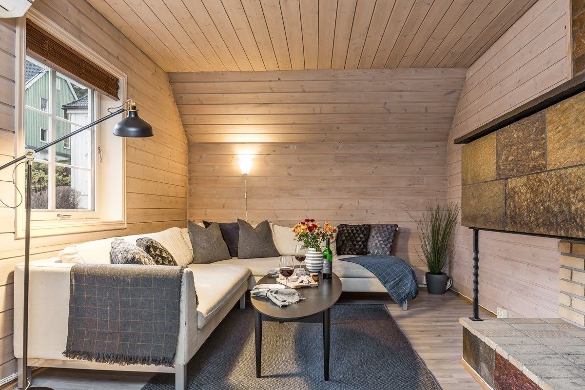 God plass i egen stue Galleribilde